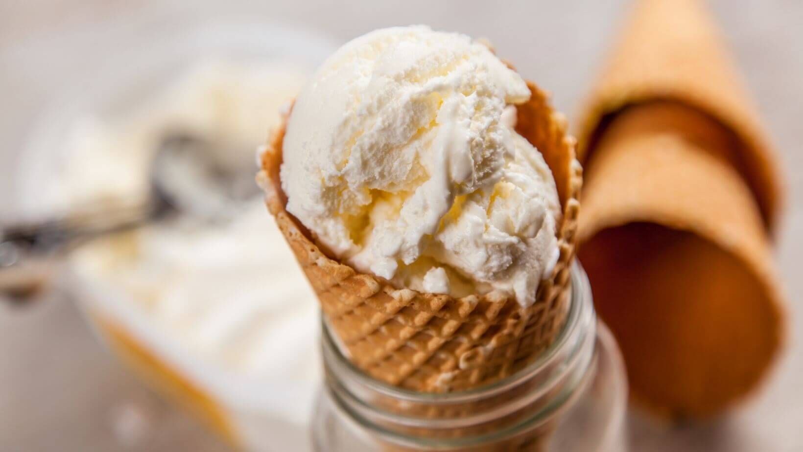 ice cream cone background delicious